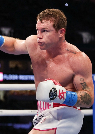 saul-alvarez-srodek-013.jpg